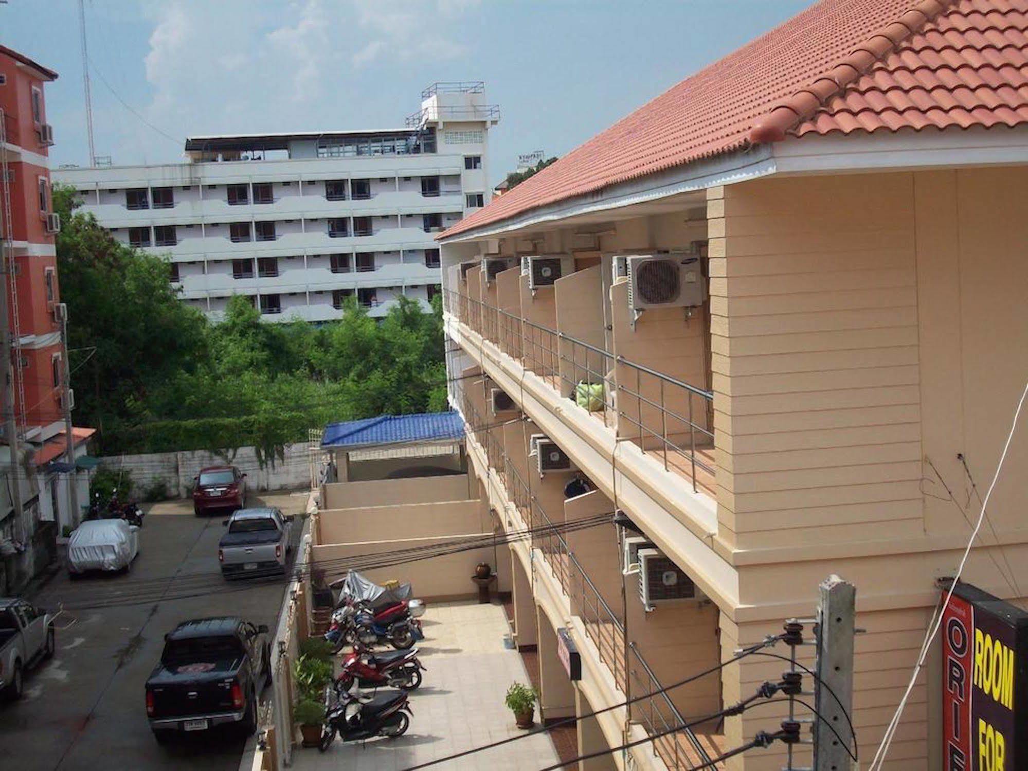 Orient House Albergue Pattaya Exterior foto